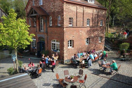 Eiscafé zur Postmeilensäule und Burgbräuhaus