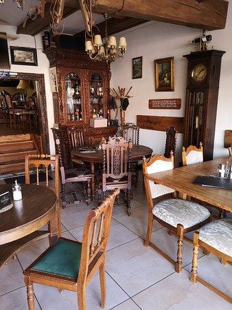 "Zeitlos" das Brunnen & Keller Café