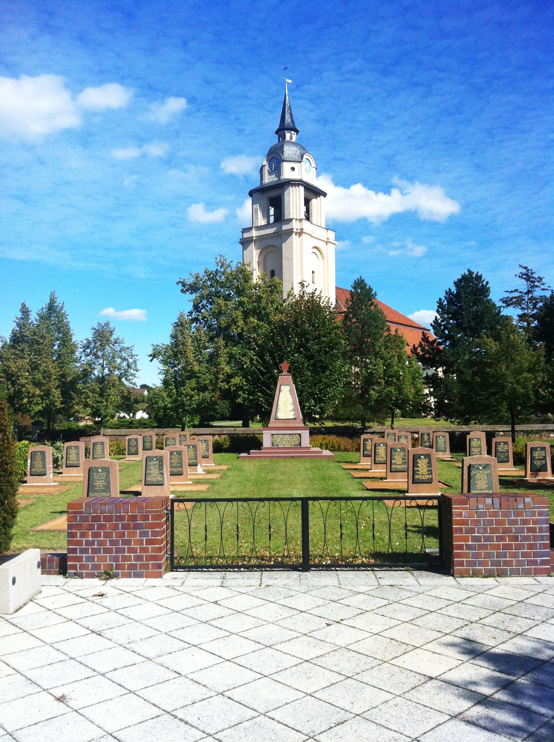 Sowjetischer Ehrenfriedhof Altdöbern
