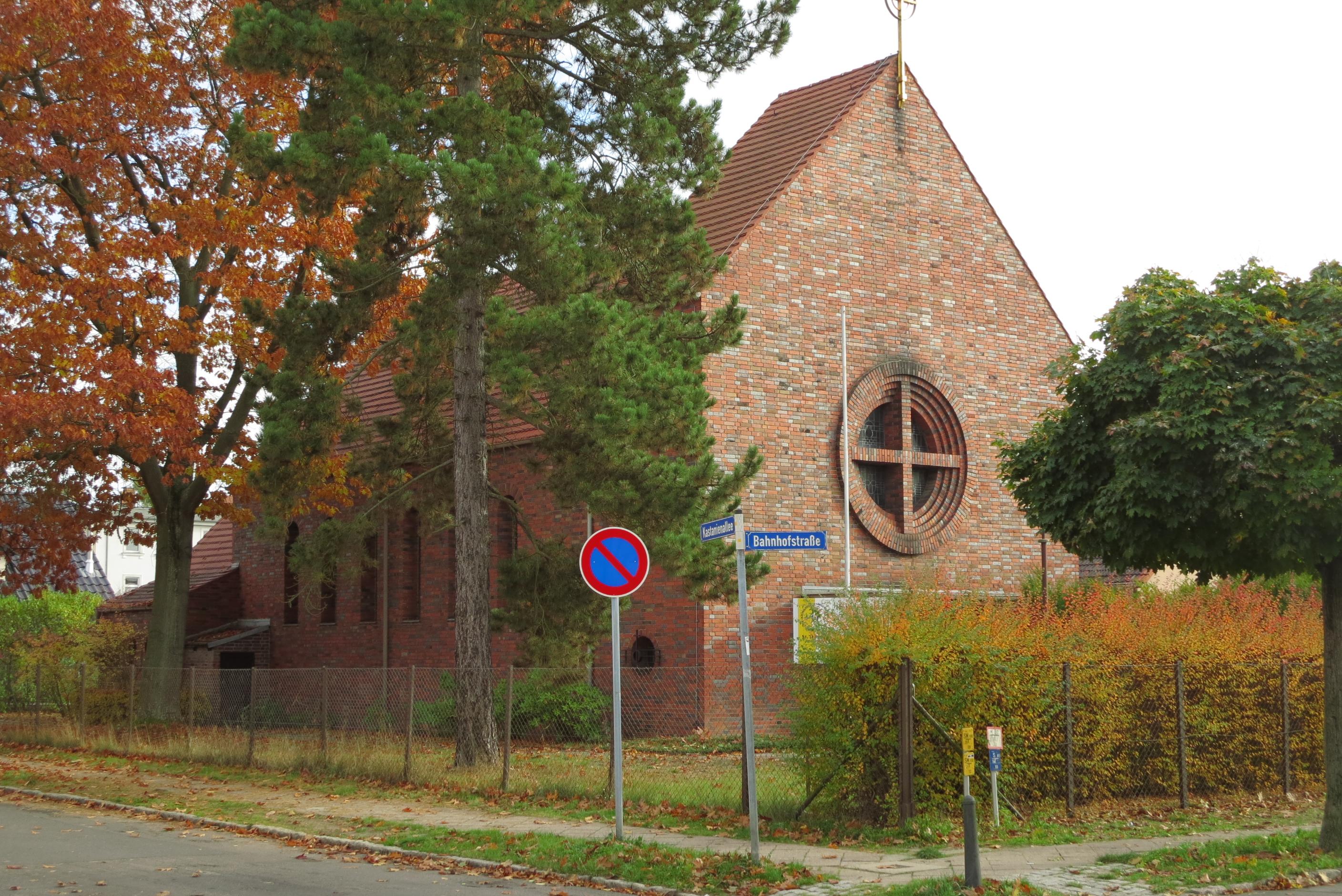 Kath Kirche St Theresia V K Jesu